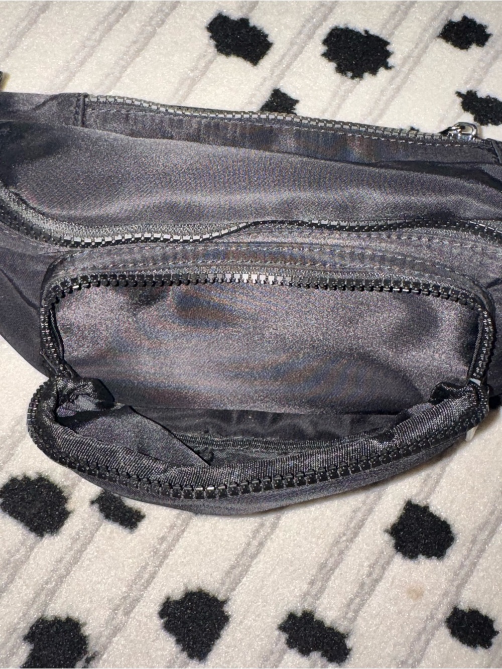 ALO Yoga Explorer Belt Bag - Picture 7 of 9